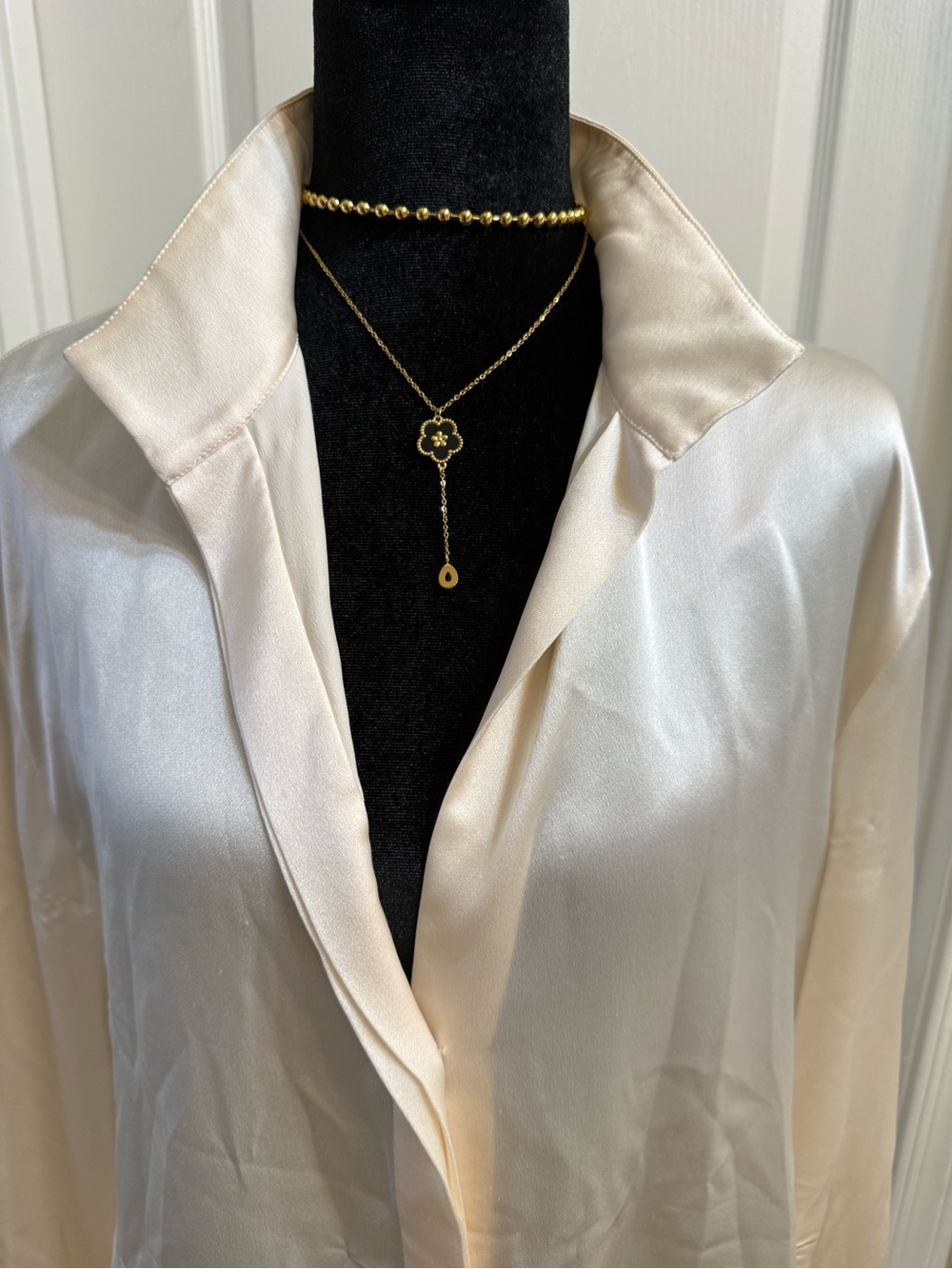 Vince Cream Satin Button-Front Blouse Size L - Picture 3 of 12